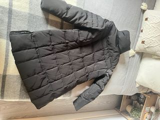 Chaquetón de plumas negro