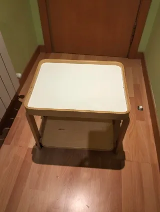 Mesita auxiliar madera con ruedas