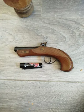 Pistola de juguete antigua