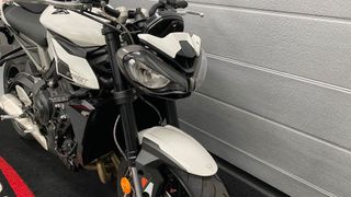 Triumph Street Triple 765 R Blanca