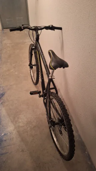 Bicicleta RUNFIT Negra y Amarilla