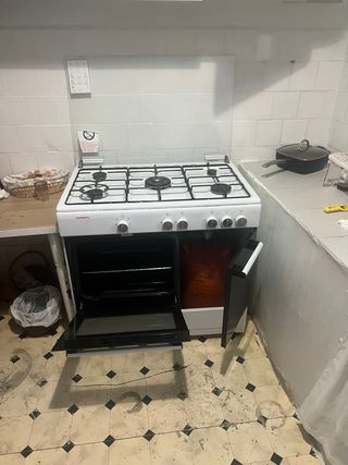 nevera y cocina di butano