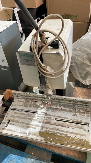 Taladro papel broca hueca