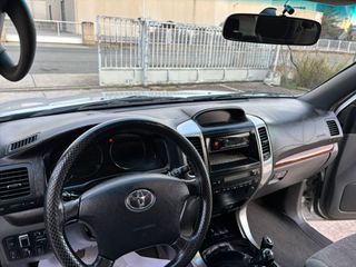 Toyota Land Cruiser 2004