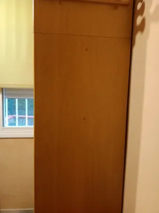 Armario de madera para habitación