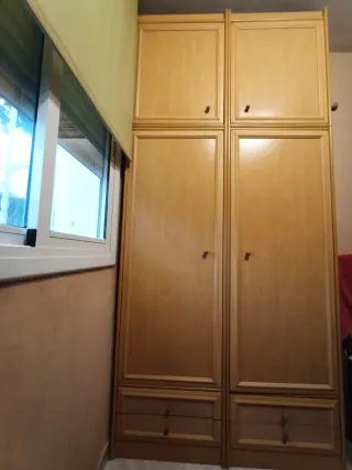 Armario de madera para habitación