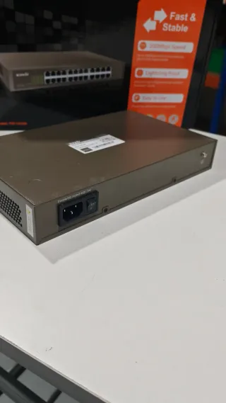 Switch Tenda 24 Puertos Ethernet TEP1024D