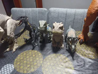 Lote de dinosaurios de juguete o por separado.