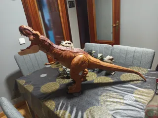 Lote de dinosaurios de juguete o por separado.