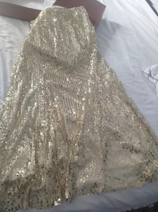 Falda dorada de lentejuelas