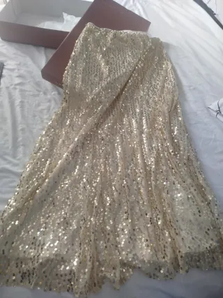 Falda dorada de lentejuelas