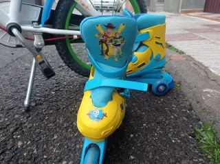 Bicicleta Infantil y patines Toy Story