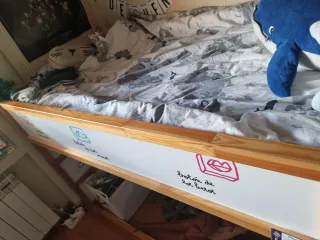 Cama alta Ikea Kura con somier
