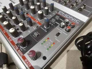 Console mixer con effetti Phonic AM105FX NEW