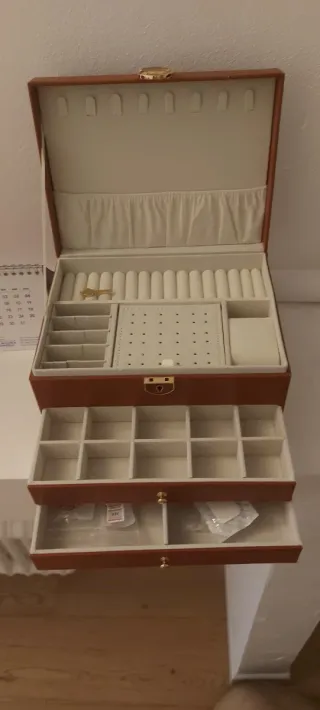 Portagioie grande marrone con dettagli oro