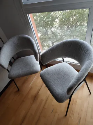 Juego 2 Sillas Beige y Negro