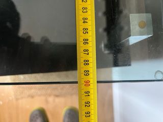 Mueble de baño con lavabo y espejo