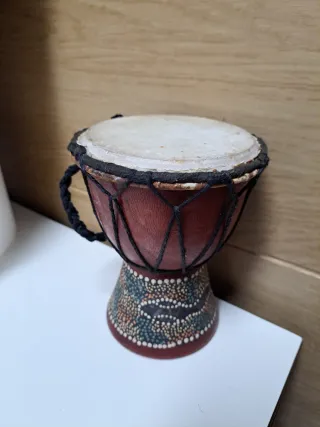 Timbal pequeño decorado