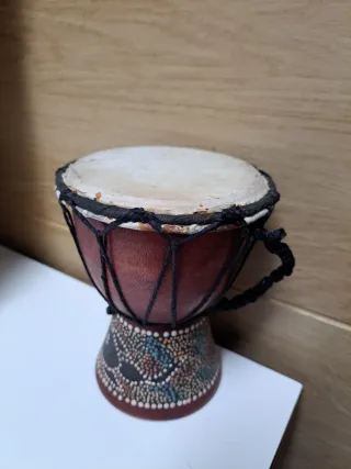 Timbal pequeño decorado
