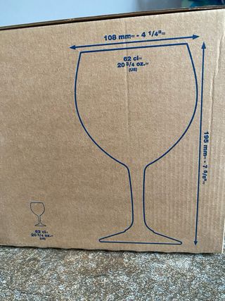 Juego de cubiertos y copas de cubata