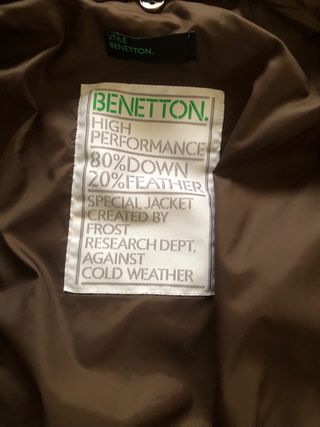 Plumífero largo marrón entallado