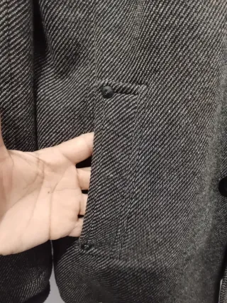 Abrigo  gris y negro