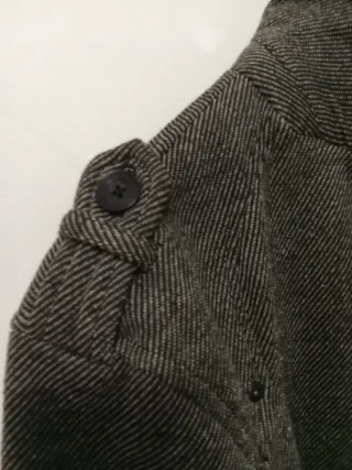 Abrigo  gris y negro