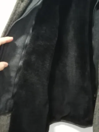 Abrigo  gris y negro