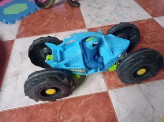 Coche de juguete azul para niños