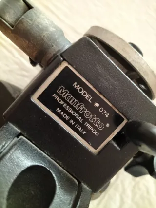 Trípode Manfrotto 074 (sin rótula)