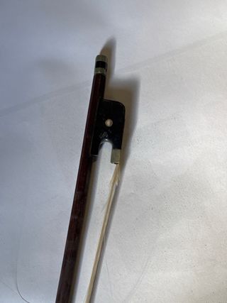 Arco para violonchelo o violín