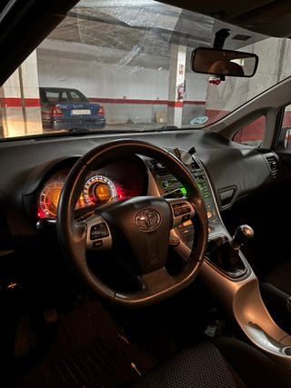 Toyota Auris 2011