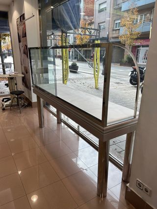 Cierre Óptica: Mobiliario y Accesorios