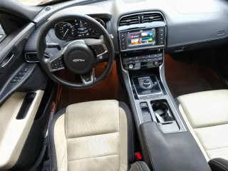 Jaguar XE 2018