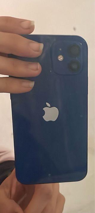 iPhone 12 azul