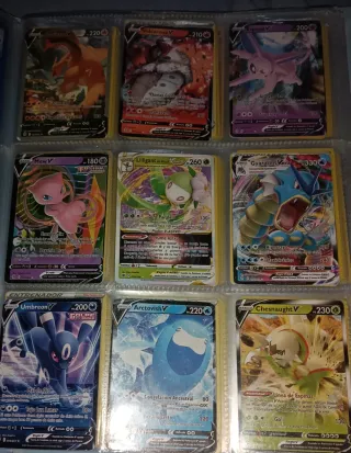 Álbum Pokémon con más de 90 cartas