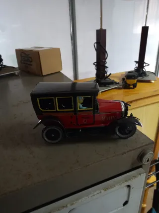 Taxi Antiguo de Juguete