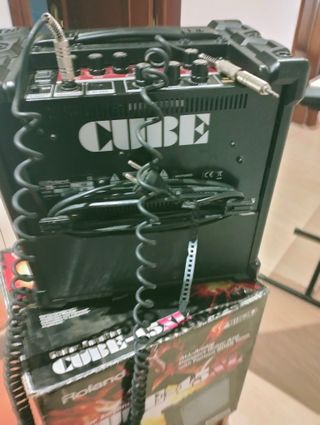 Amplificador Roland CUBE-15XL 15W. Sin estrenar