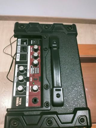 Amplificador Roland CUBE-15XL 15W. Sin estrenar