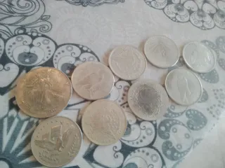 Lotto di 8 monete americane NON in argento