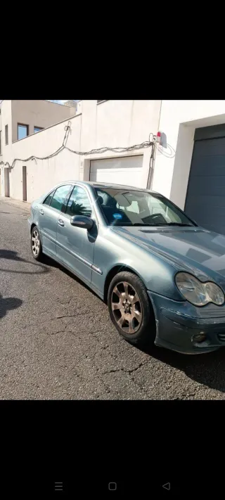 Mercedes-Benz Clase C 2004