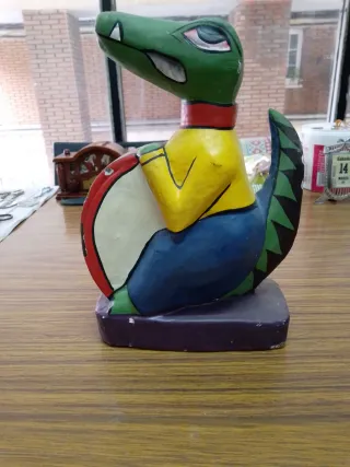 Figura artesanal de madera