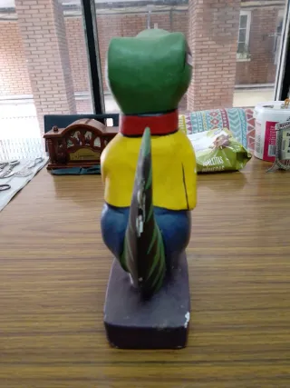 Figura artesanal de madera