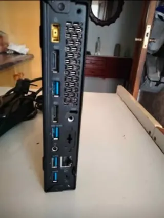 Mini PC Lenovo ThinkCentre M700 Negro/Rojo