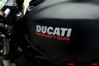 DUCATI MONSTER 821 DARK