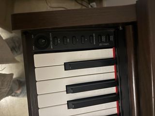 Piano Yamaha Arius