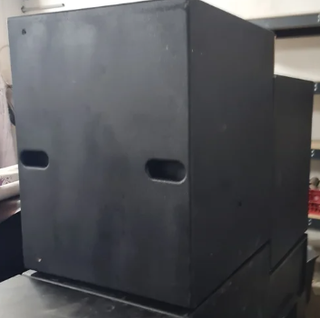 Cajas de altavoz vacías