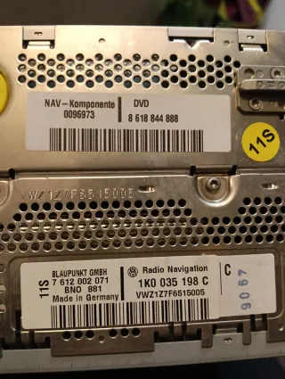 Navegador GPS VW Volkswagen y cargador de 6cd