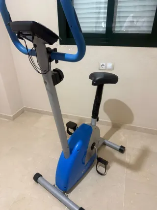 Bicicleta Estática Azul y Gris