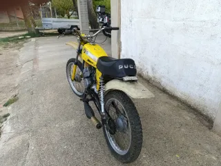 Moto Puch modelo minicross Amarilla